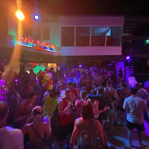 Blanco Bar Hostel Ko Phi Phi